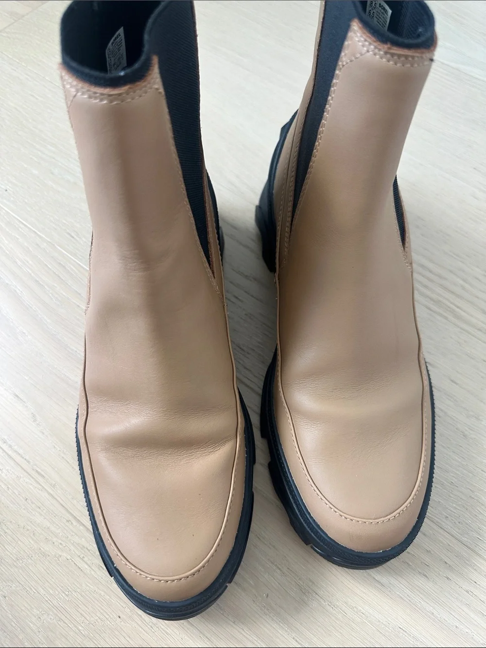 Sorel women’s Brex Waterproof platform Chelsea Boots Tan and Black 8.5